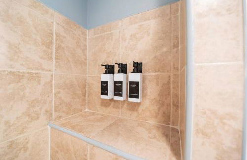 Modern Stay on Green Valley - 2.5 Mi to Downtown - Foto 34