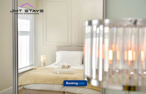 premium Offer for Extended Stays by JMT Stays l Swansea Short Lets and Serviced l With Private Parking - Foto 10