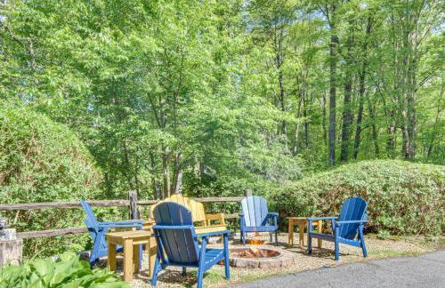 Mountain Getaway with Views and Fire Pit - Foto 24