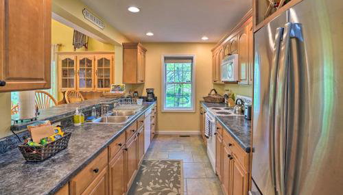 Family-Friendly Hancock Home Walk to Slopes! - Foto 2