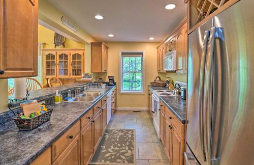 Family-Friendly Hancock Home Walk to Slopes! - Foto 2