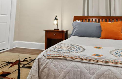 The Cherry St House|Dog Friendly |Sleeps 10 |Near MSU - Foto 27