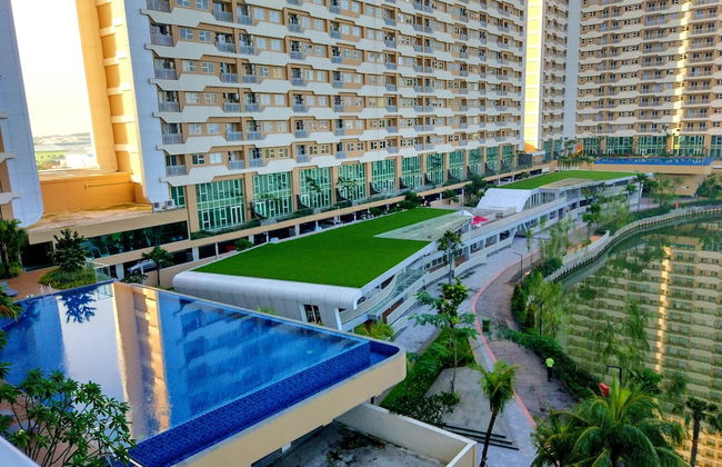 Quiet 3BRs pool and lake view - Photo 10