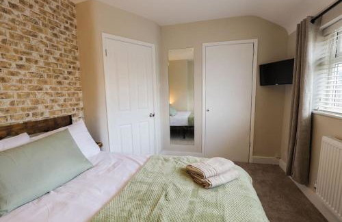 'Station House' Cosy Renovated Family-Friendly Home in Runcorn, Cheshire - Train Station Liverpool Chester Links, Brindley Theatre - Foto 11