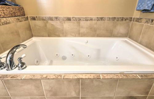 1,000-Sq-Ft Studio in Macon with Home Theater - Foto 19