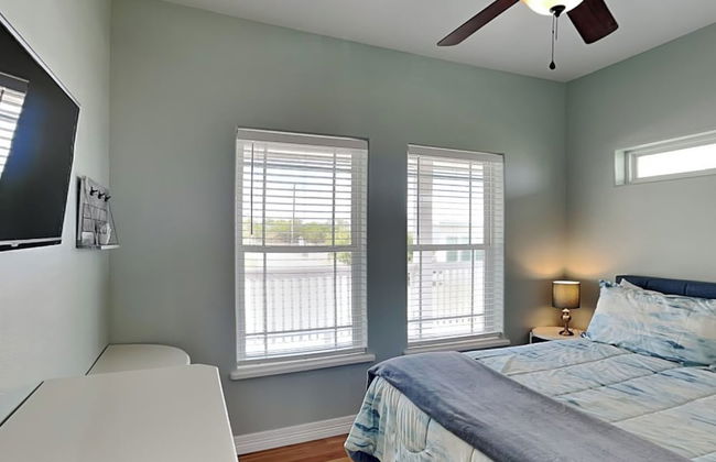 Papa's Place by Miss Kitty’s - Photo 36