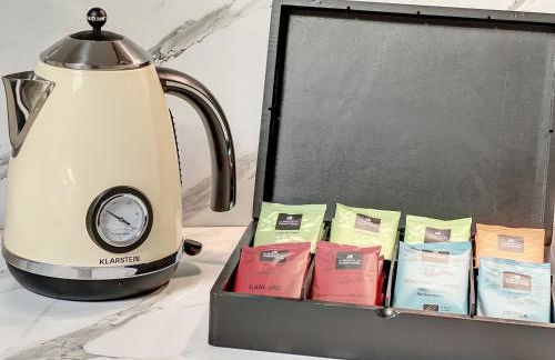 Cocon Blanc câlin avec Jacuzzi privatif - LoveRoom Insolite - Foto 17