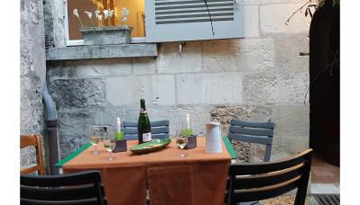 Séjour de charme au cœur de Tours avec extérieur - Foto 3