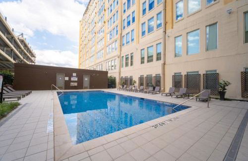 Luxury Downtown Loft Getaway with Gym, Pool, Game room - Foto 32