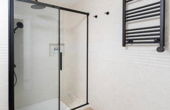 Espectacular piso reformado al lado del rio Turia - Foto 36