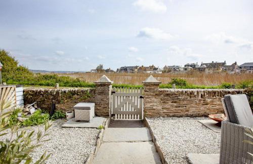 Bumble Cottage, Torcross - Heart of Torcross - Log burner - Ley views - Foto 36