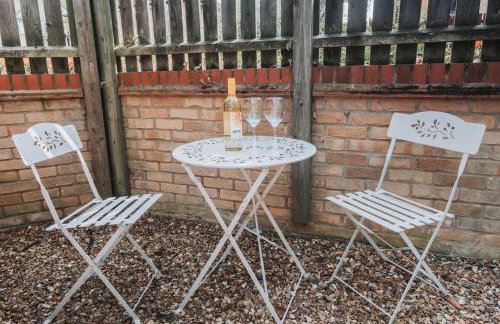 Modern & comfortable 4 bed house - Photo 20