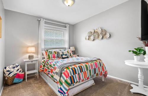 Lake Cottage with Hot Tub and Game Room - Foto 12