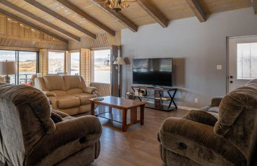 Moovalya Keys | Spacious Riverfront Retreat • Private Dock - Foto 19