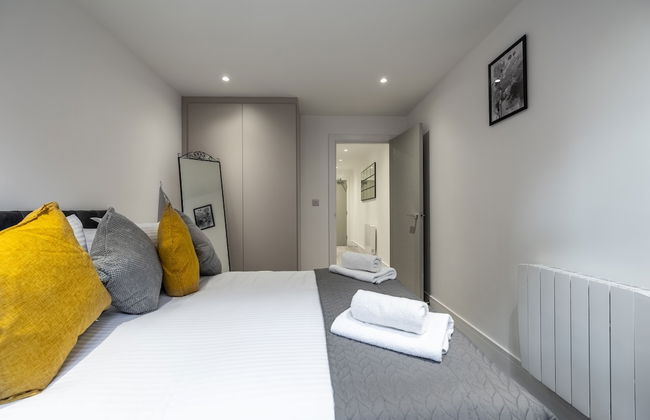 Remarkable 2-bed Apartment in Camberley - Foto 12