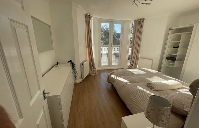 Modern 2 bed Apartment With sea Views - Foto 7