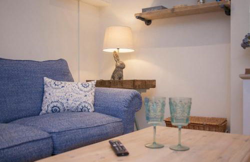 STABLES Stylish comfortable peaceful cottage with parking and outdoor space - Photo 15