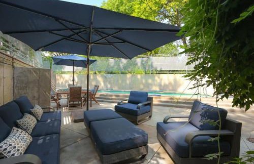 The Architect's Modern Castle - Photo 63