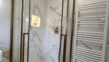 Goatchers Cottage & Goatchers Studio - Foto 5, Shower