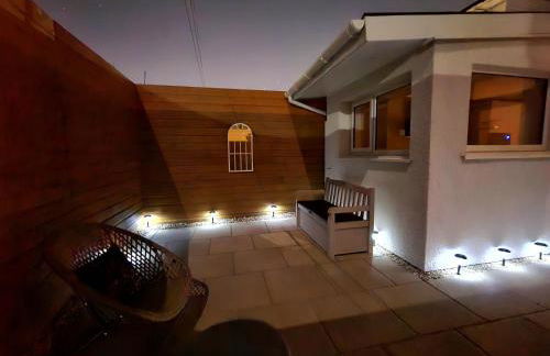 Newly Renovated Gem - Free Parking & Modern Comfort - Foto 52