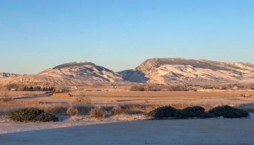 Serene Yellowstone Country Retreat with Deck and Views - Foto 2
