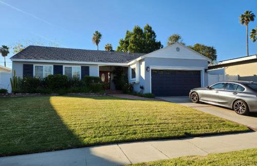 4 BR Encino Home w/ Amazing Yard, Near Everything - Foto 29