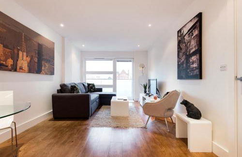 Luxury 2-bed Flat, Parking Near Tube and Emirates - Foto 10