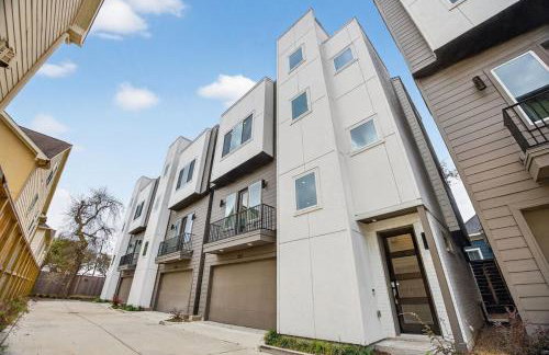 Modern EaDo Stay - 3BR Townhome w Private Deck - Foto 21