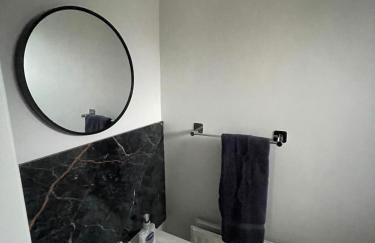 Spacious 3 Bedroom Home in Bletchley - Foto 16