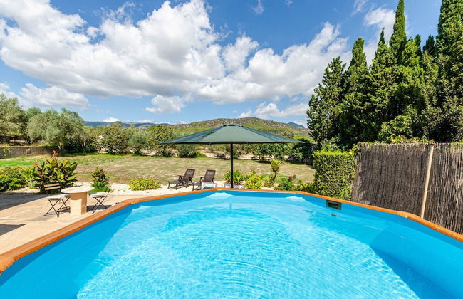 Private Villa With Inviting Space - Photo 1