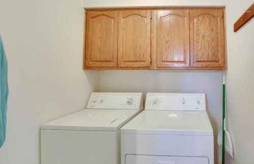 Lake Balboa Access Home with Dock and Yard - Foto 13