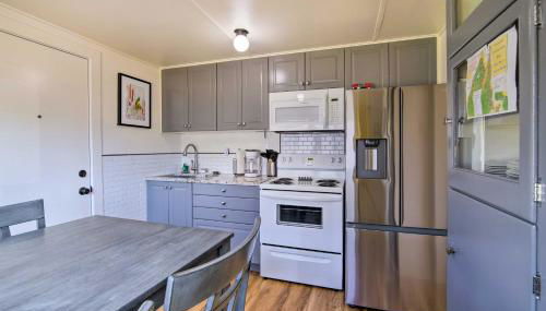 North Bend Home with Cornhole Court and Putting Green - Foto 2