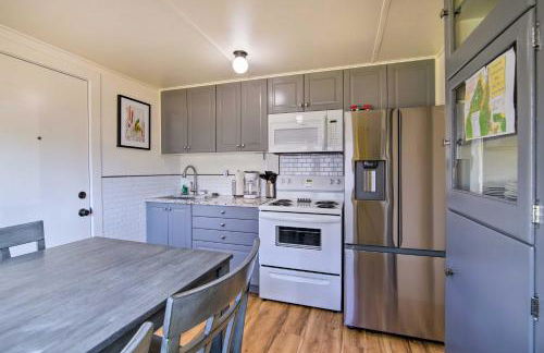 North Bend Home with Cornhole Court and Putting Green - Foto 2