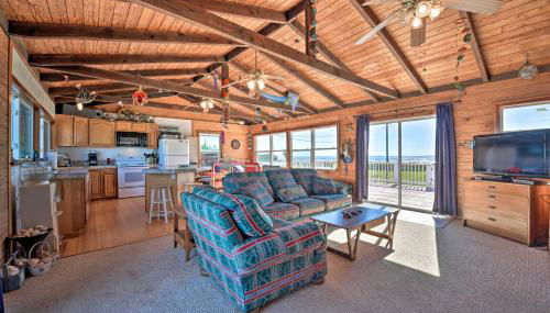 Oceanfront Sargent Beach Home with Dock! - Foto 3