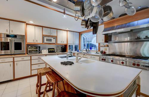 Steps to the Ellis River - Luxe, Hot Tub, Game Room - Foto 10