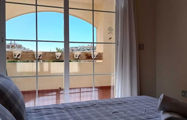 Lovely 2 Bedroom, 2 Bathroom Apartment With Pool - Foto 9