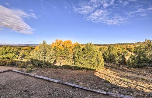 20 Mi to Taos Ski Valley Secluded Mtn-View Cabin! - Foto 34