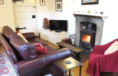 Welsh Gatehouse A Historic Castle Retreat that Welcomes Dogs and Electric Vehicles - Photo 50