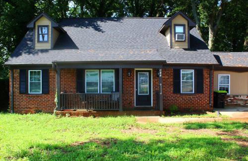 Cozy, Relaxing 4-Bedroom House in Forest Park - Foto 14