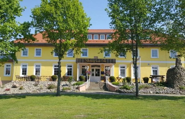 Courtyard View - Manor by the Lake - Photo 33