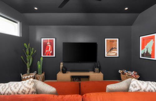 Heated Pool, Game Room, Outdoor Movies, Mins to Downtown, Sleeps 14 - Foto 29