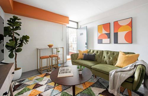 *NEW* The Ambra, Rooftop Skyline View! - Photo 4