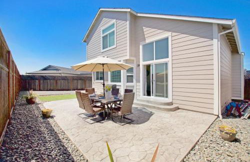 Game Night Meets Wine Country Elegance - Foto 5