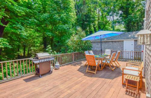 Short drive to town and popular beaches - Photo 31