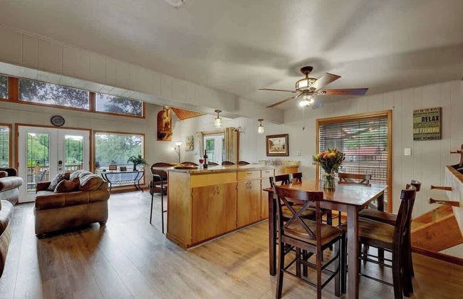 Gettin' Guada Loopy With Hot Tub & Riverfront - Foto 3