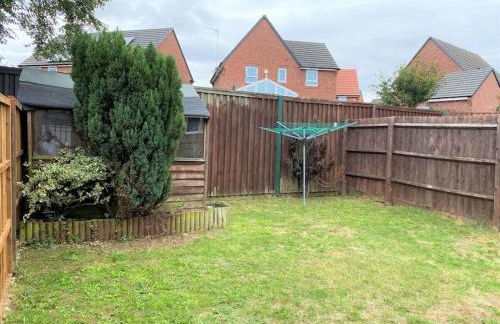 Charming Home in Wellingborough - Photo 21