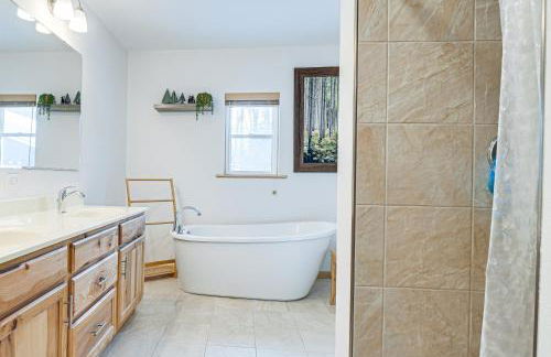 Game Room and Dock Lakefront Park Falls Getaway - Foto 12