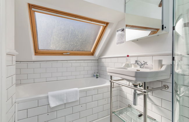 Danny Lodge | By Huluki Sussex Stays - Foto 24