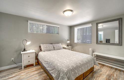 Fire Pit and Grill Spacious Forest Lakes Chalet - Foto 16