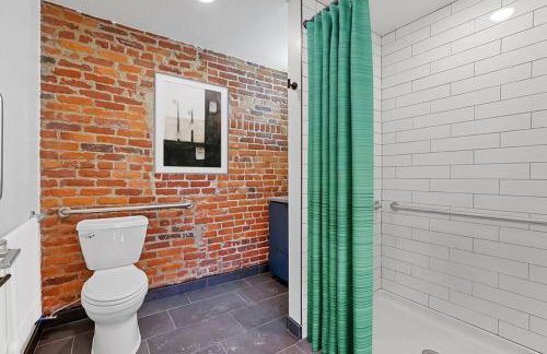 Modern Apartment with Pool Table! Pet-friendly! - Foto 9